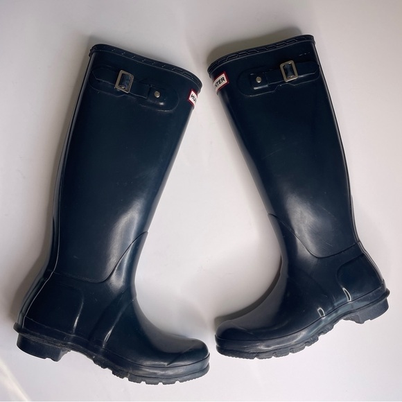 Hunter Dark Blue Boots with Black Sock Inserts - Picture 8 of 13